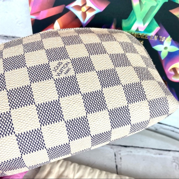 Louis Vuitton Damier Azur Cosmetic Pouch Crossbody Bag with leather strap - Picture 7 of 16